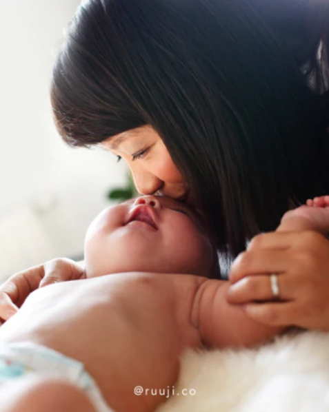 9 Heartwarming Tips for First-Time Moms