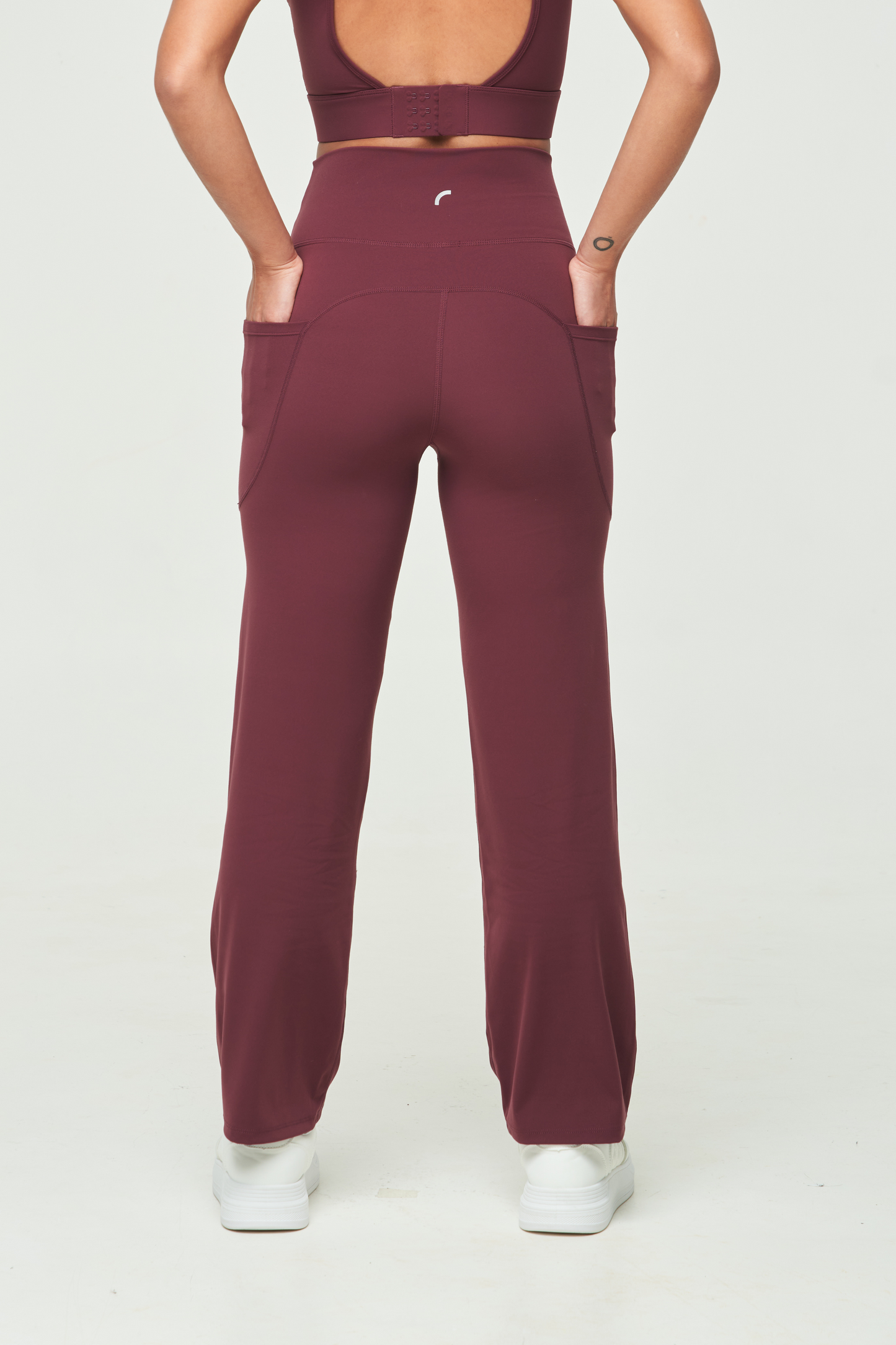 Wide-Leg Pants – AiraFlex™