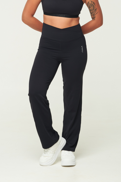 Wide-Leg Pants – AiraFlex™